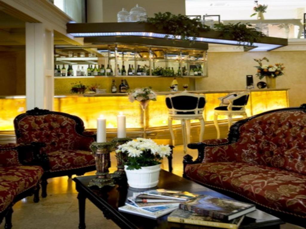 Amos Cozy Hotel Melawai Jakarta Exteriér fotografie